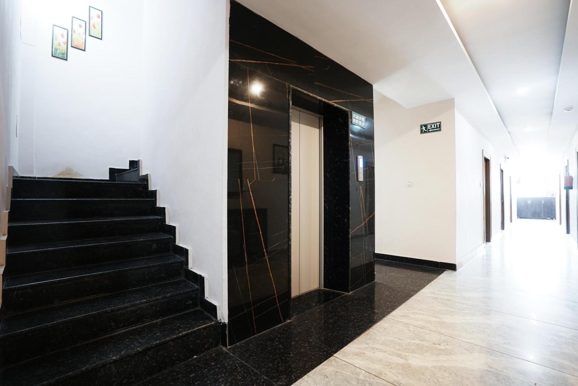 Hotel The 7 Seas Rishikesh Bagian luar foto