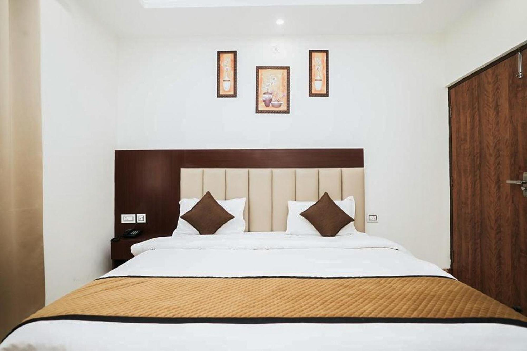 Hotel The 7 Seas Rishikesh Bagian luar foto