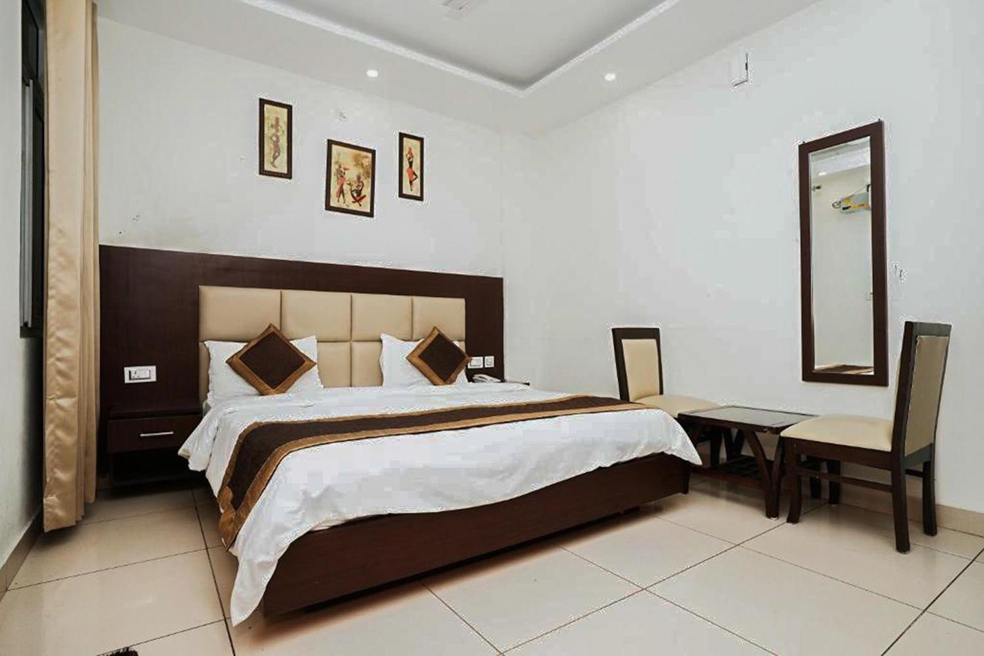 Hotel The 7 Seas Rishikesh Bagian luar foto